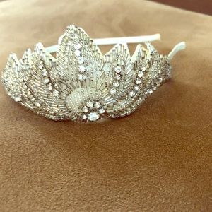 Bridal hair piece /band w rhinestone.White&Silver.